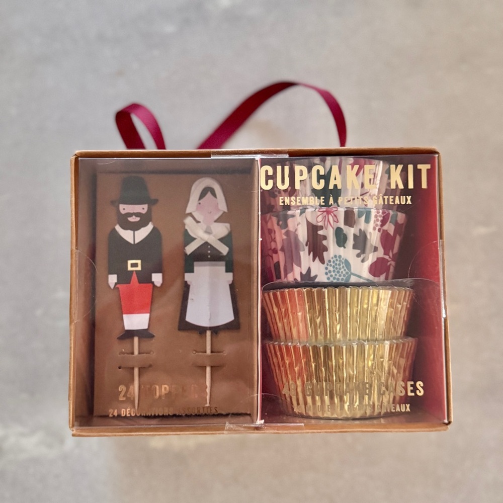 NWT MERI MERI Thanksgiving Cupcake Kit with Pilgrim Toppers
